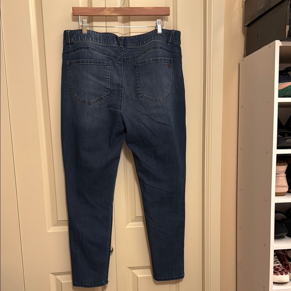Democracy Blue Ankle Cropped Skinny Jeans - Picture 7 of 10